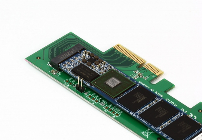 Адаптер DT-120 для M.2 M-Type SSD в PCIe 4.0 x4